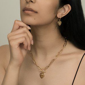 NIB Korean Brand Luvre Paris Heart Chain Necklace and Earring Set